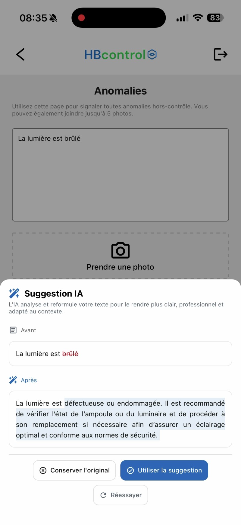 Capture: page « Anomalies » hors-contrôle avec la modale « Suggestion IA » qui reformule le texte en version professionnelle (avant/après).