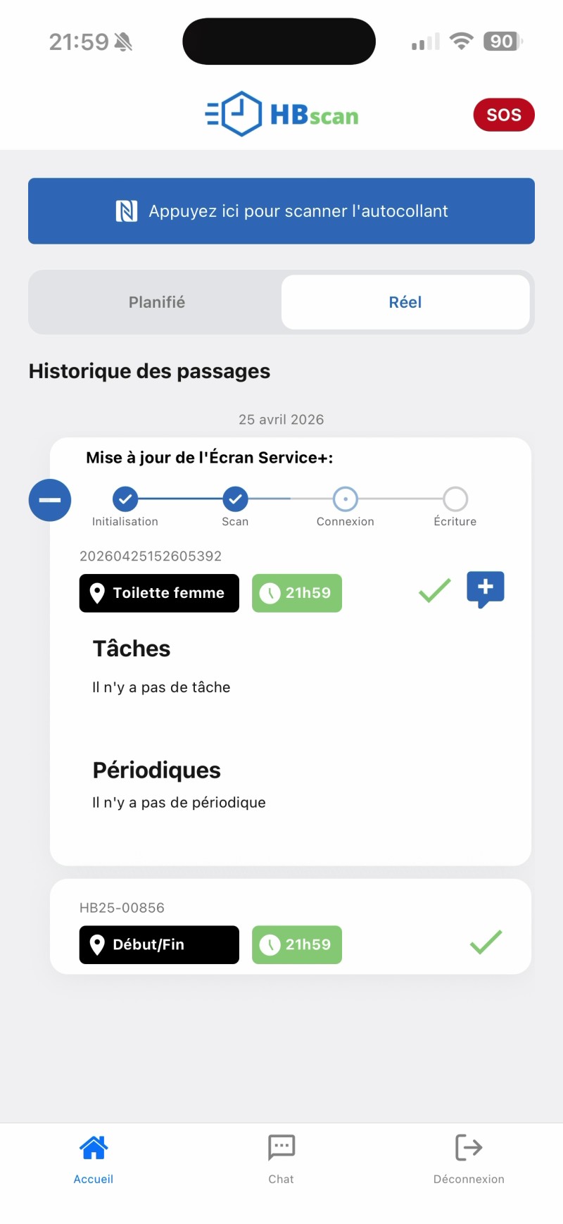 Capture: carte d'historique d'un local fraîchement scanné, avec l'indicateur « Mise à jour de l'Écran Service+ » et l'étape Connexion en cours.