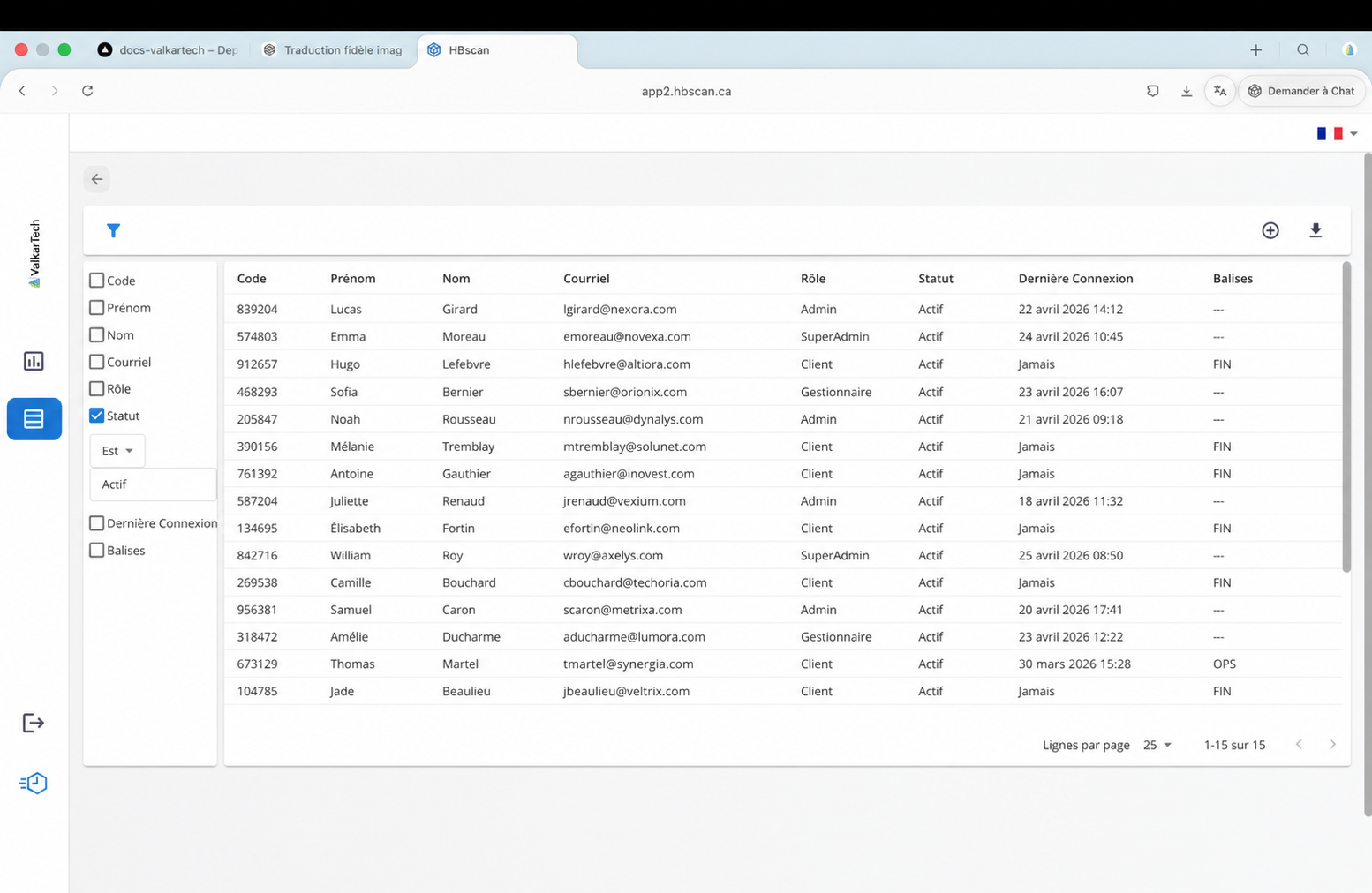 Capture: page « Utilisateurs » du portail HBscan Web avec le panneau de filtres ouvert (cases à cocher Code, Prénom, Nom, Courriel, Rôle, Statut, Dernière Connexion, Balises) et la table affichant Code, Prénom, Nom, Courriel, Rôle, Statut, Dernière Connexion et Balises pour chaque utilisateur.