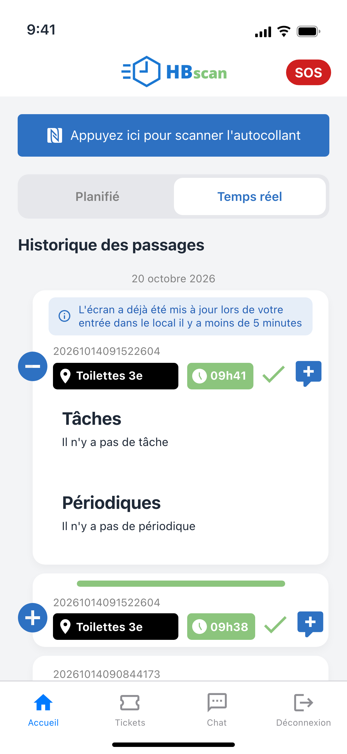 Capture: local scanné de nouveau trois minutes plus tard; encadré bleu « L'écran a déjà été mis à jour lors de votre entrée dans le local il y a moins de 5 minutes » sur la nouvelle carte, barre verte pleine sur la carte refermée du passage précédent.