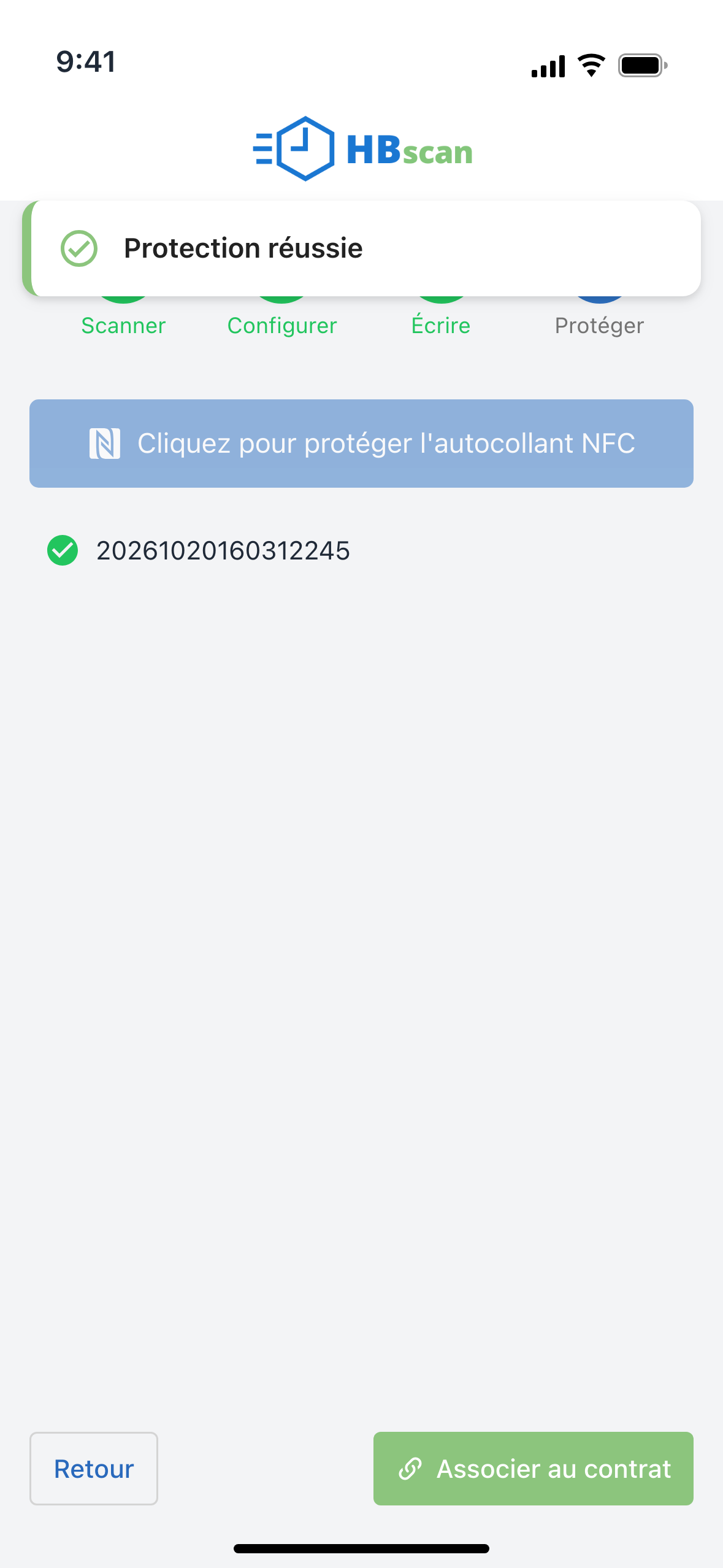 Capture: étape Protéger terminée; bannière « Protection réussie », code coché en vert et bouton vert « Associer au contrat ».