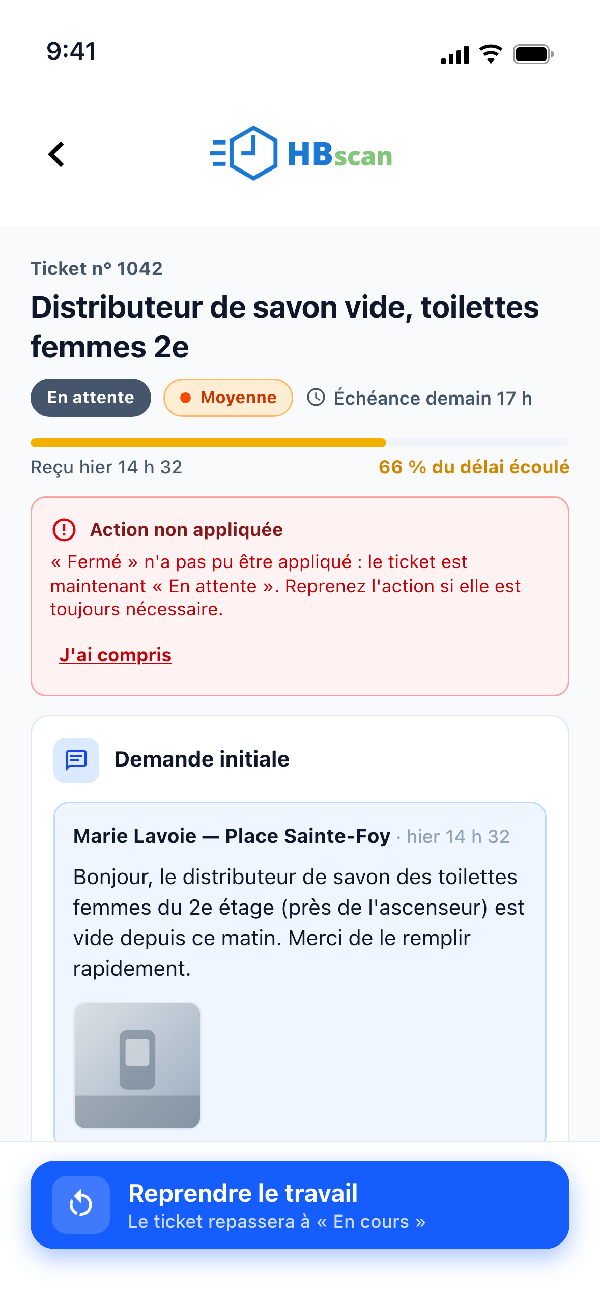 Capture: fiche d'un ticket avec l'encart rouge « Action non appliquée » expliquant que « Fermé » n'a pas pu être appliqué parce que le ticket est maintenant « En attente », avec le lien « J'ai compris ».